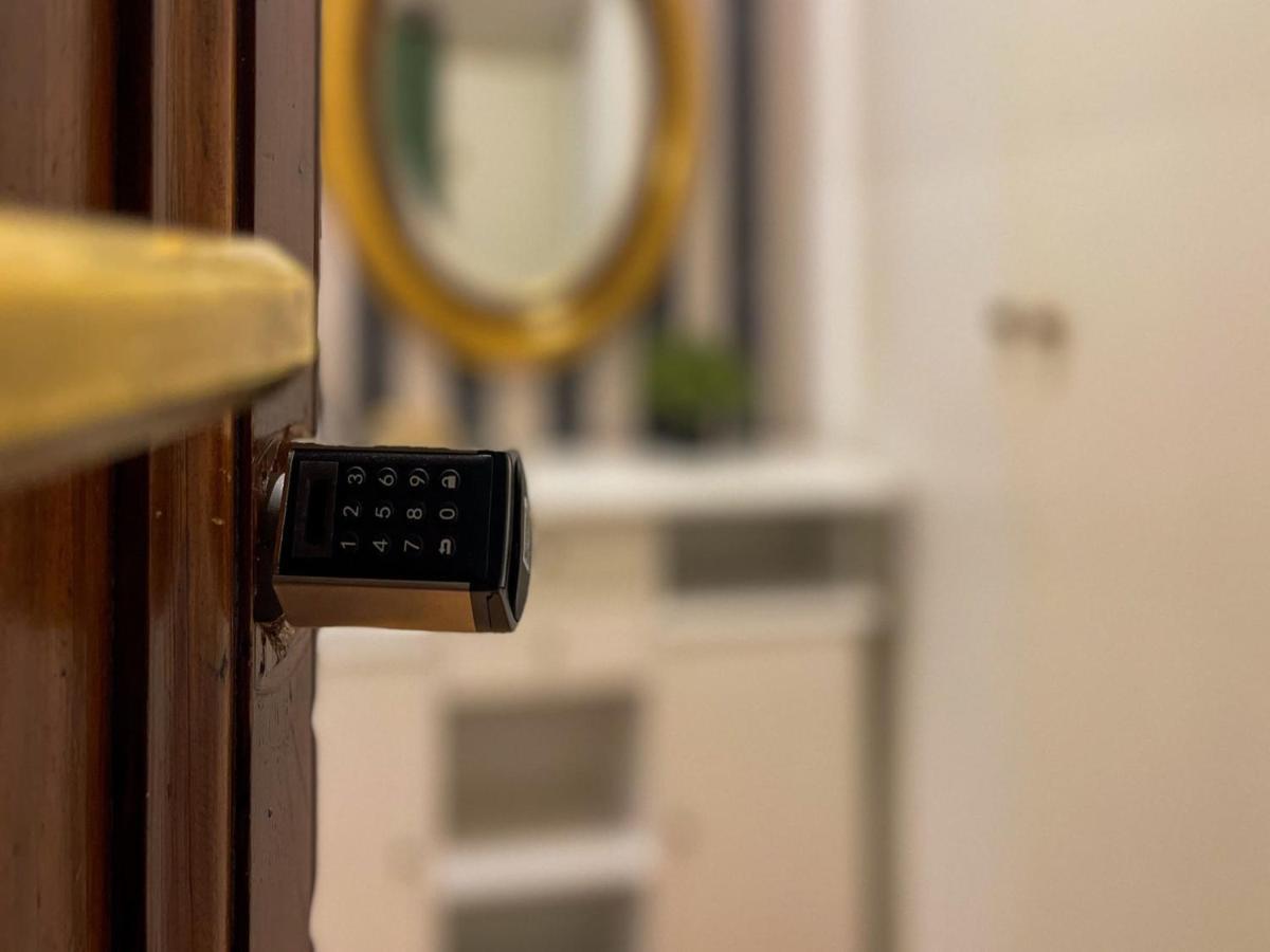 The Rent - Spacious Three-bedroom Near The Colosseum Apartamento *